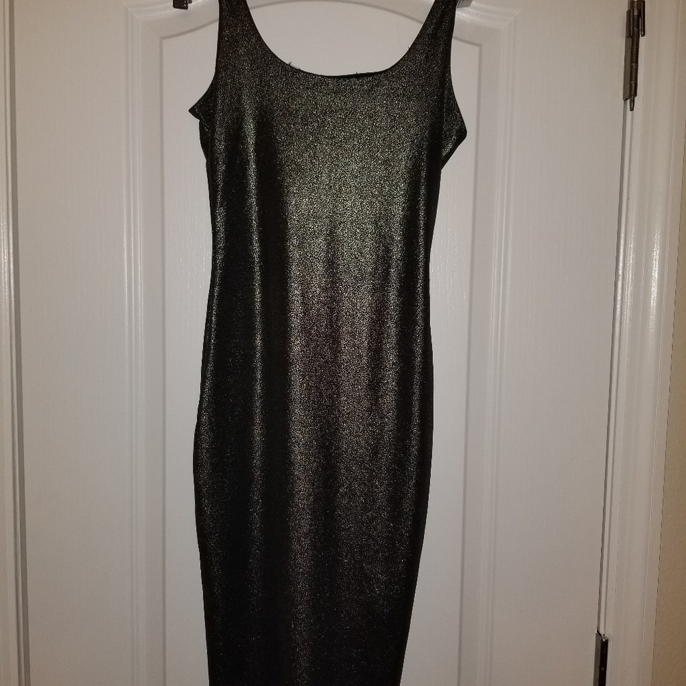 Windsor Black and Gold Sparkly Fitted Midi Dress